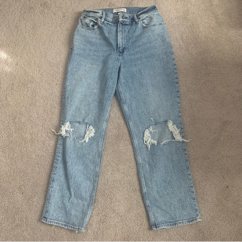 Abercrombie & Fitch Curve Love Ultra High Rise 90s Distressed Jean size 8S/29S - Picture 2 of 12